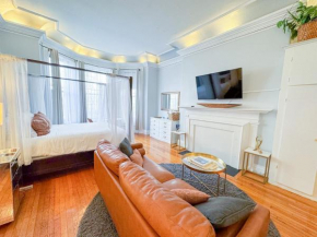 Brownstone Oversized Furnished Studio In Back Bay